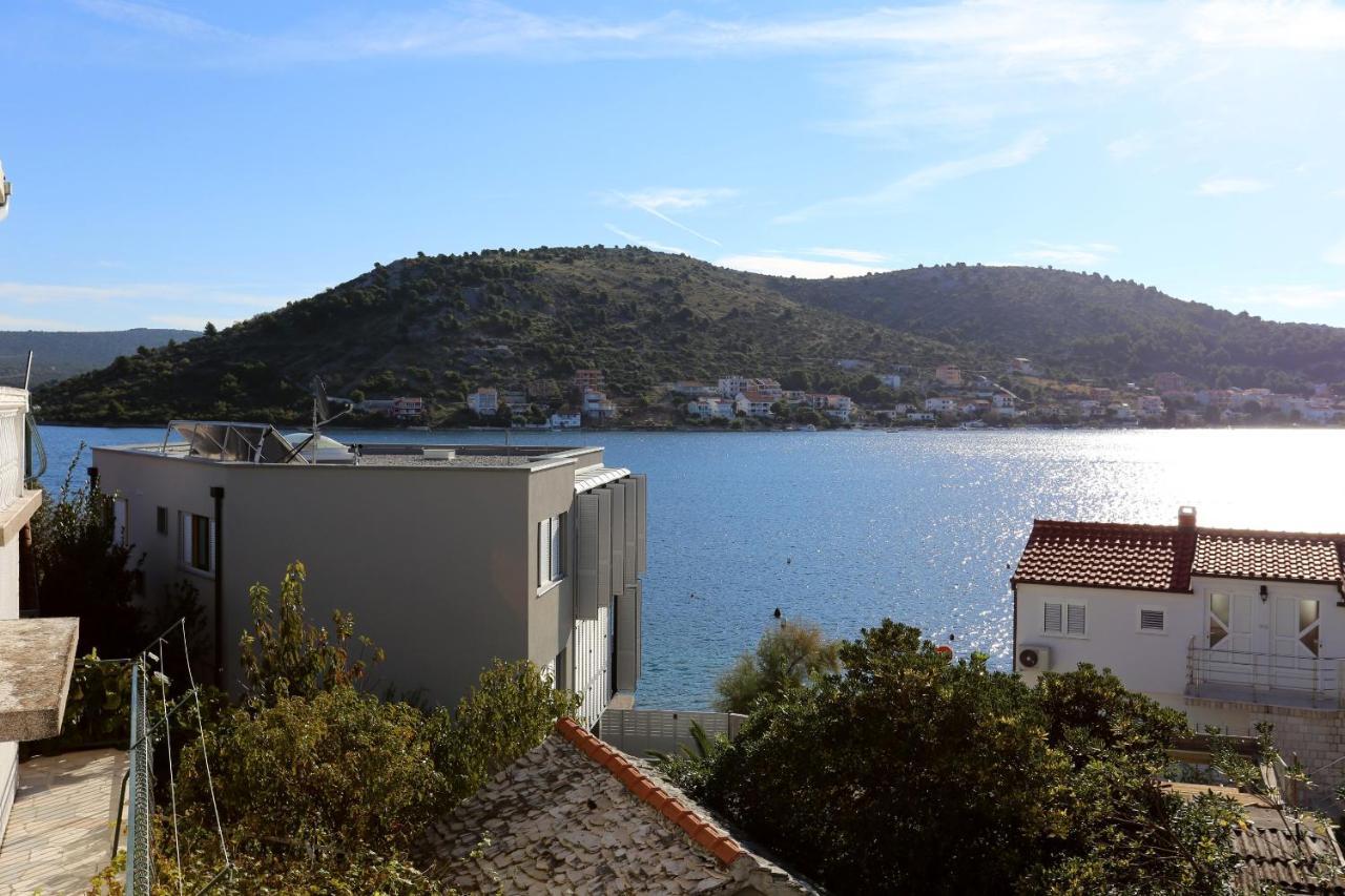 Apartments By The Sea Rogoznica - 10338 Ngoại thất bức ảnh