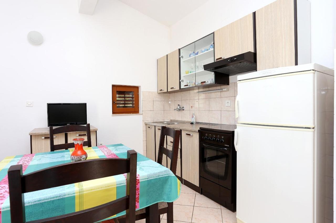 Apartments By The Sea Rogoznica - 10338 Ngoại thất bức ảnh