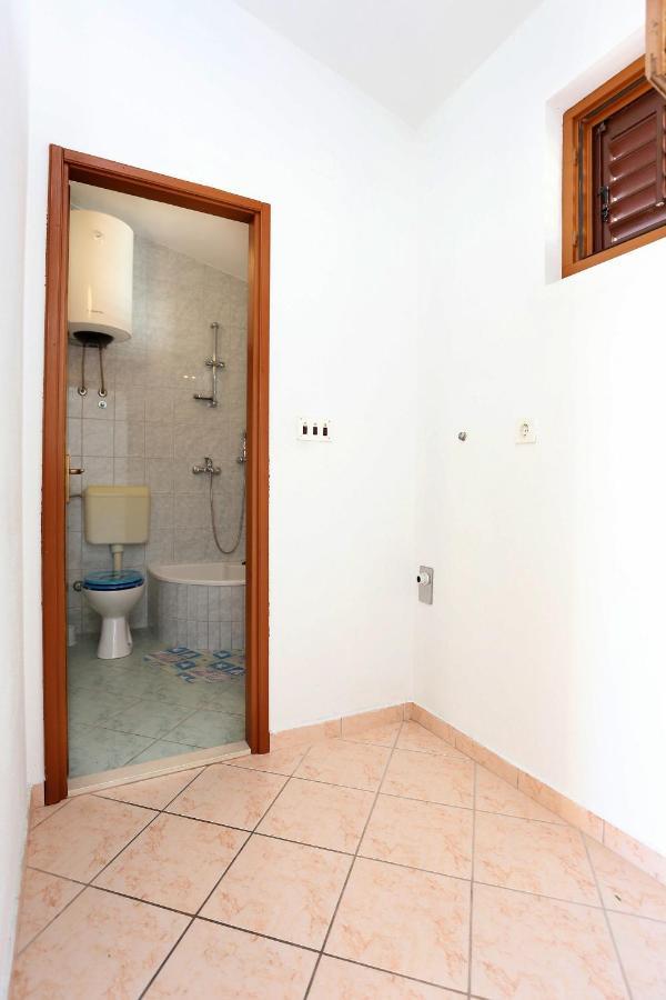 Apartments By The Sea Rogoznica - 10338 Ngoại thất bức ảnh