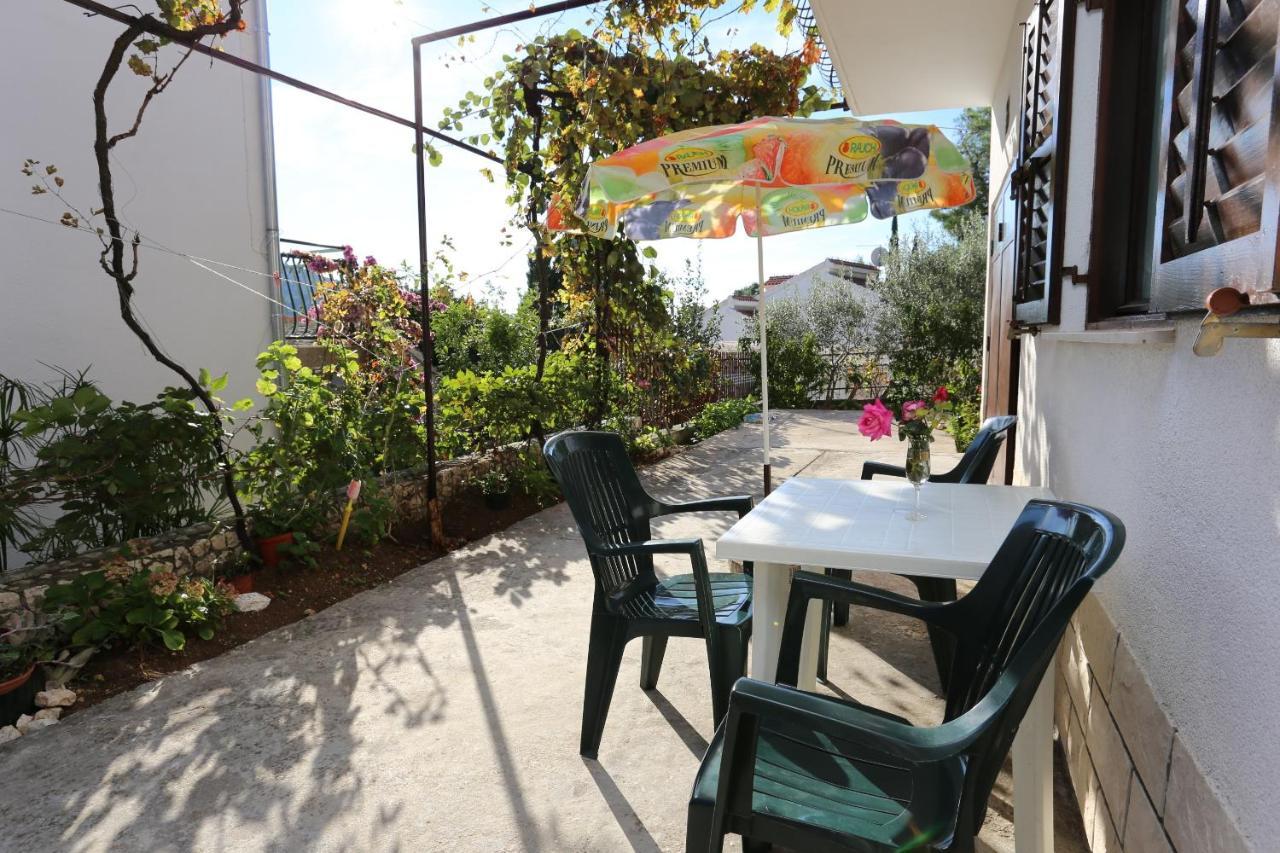 Apartments By The Sea Rogoznica - 10338 Ngoại thất bức ảnh