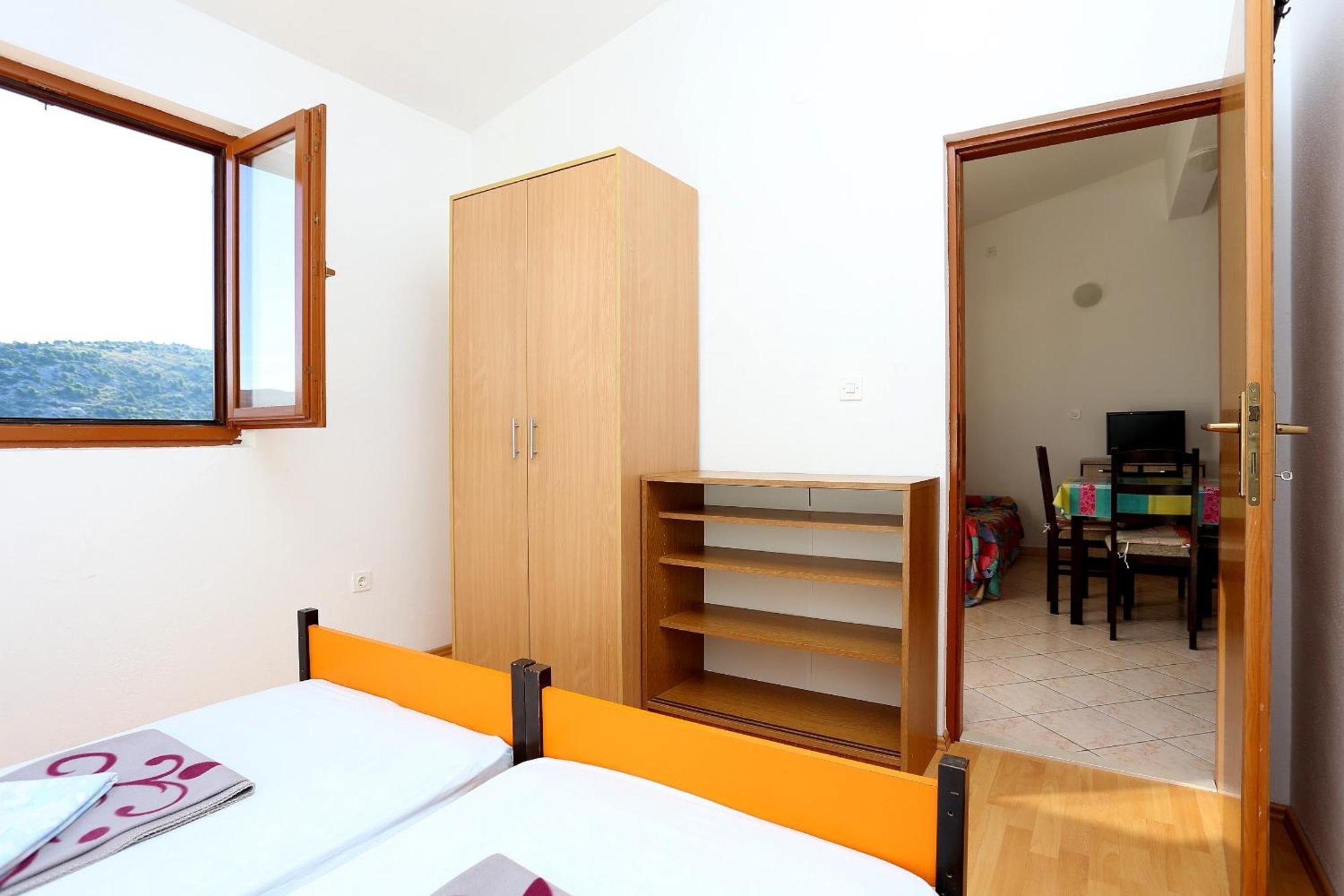 Apartments By The Sea Rogoznica - 10338 Phòng bức ảnh